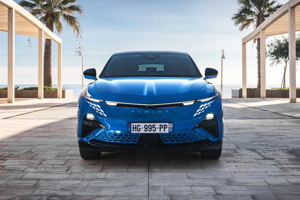 Mit der vollelektrischen Renault Alpine A390 bietet sie ab sofort einen bis zu 470 PS starken Crossover an